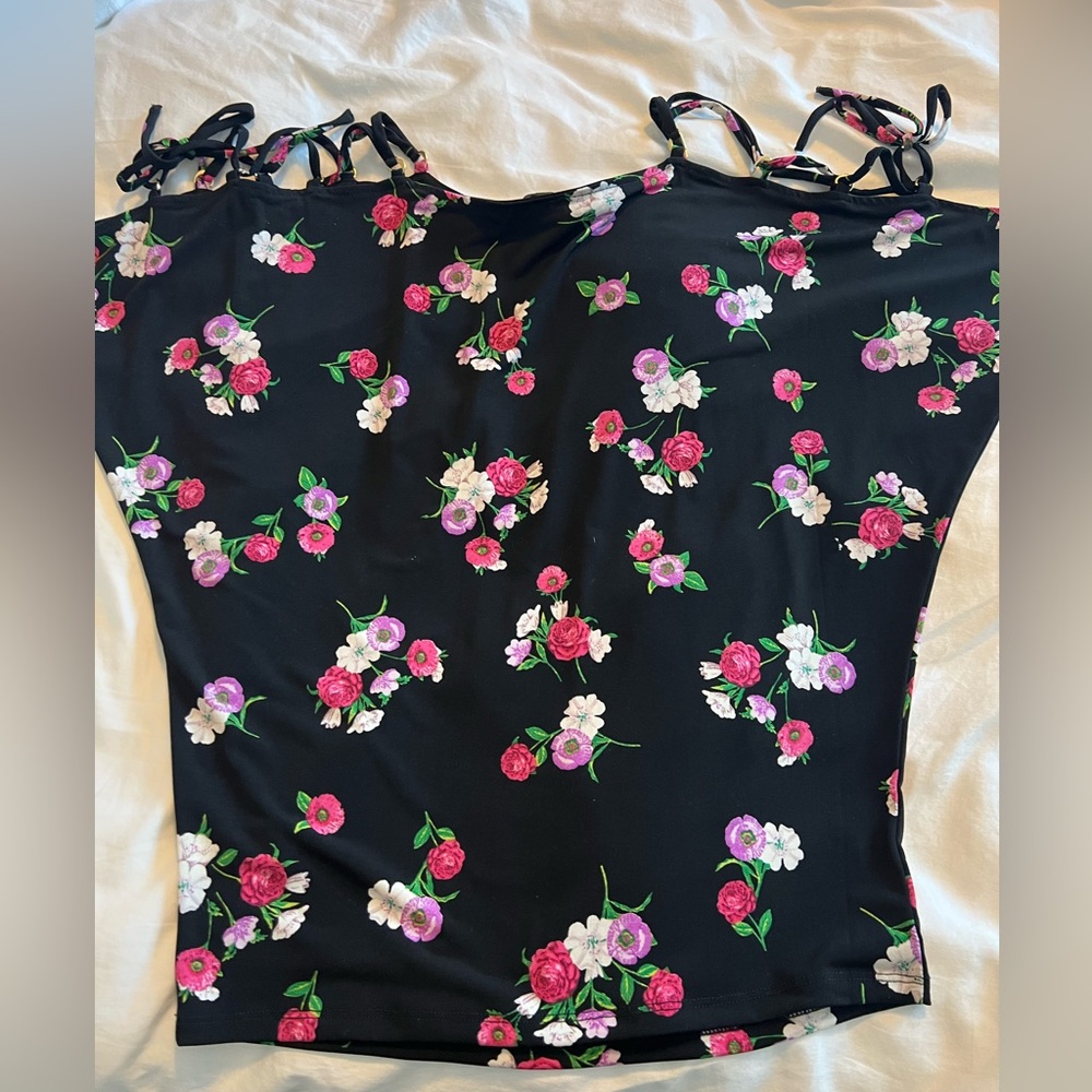 Express Women’s Black Floral Blouse - Size XS